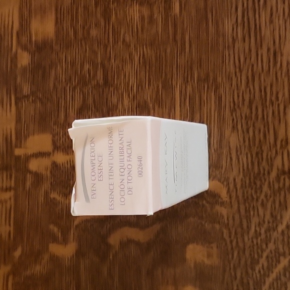 Even Complexion Essence: Timewise - Picture 3 of 4